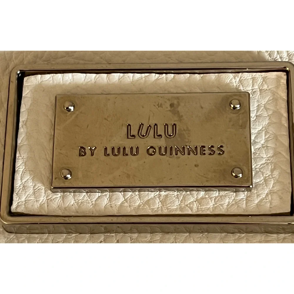 Lulu Guiness Purse Satchell White Top Handle Zip Close Pockets Silver Accents